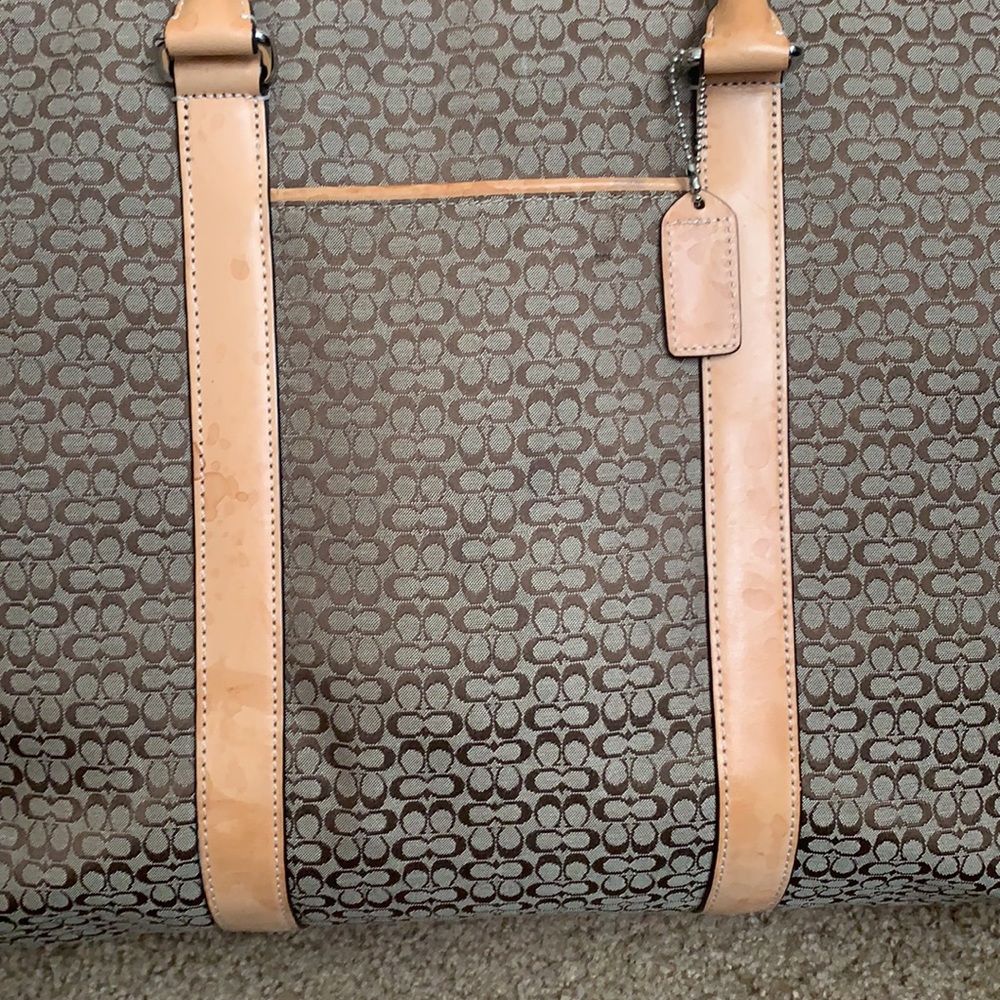 Coach. - Picture 5 of 15